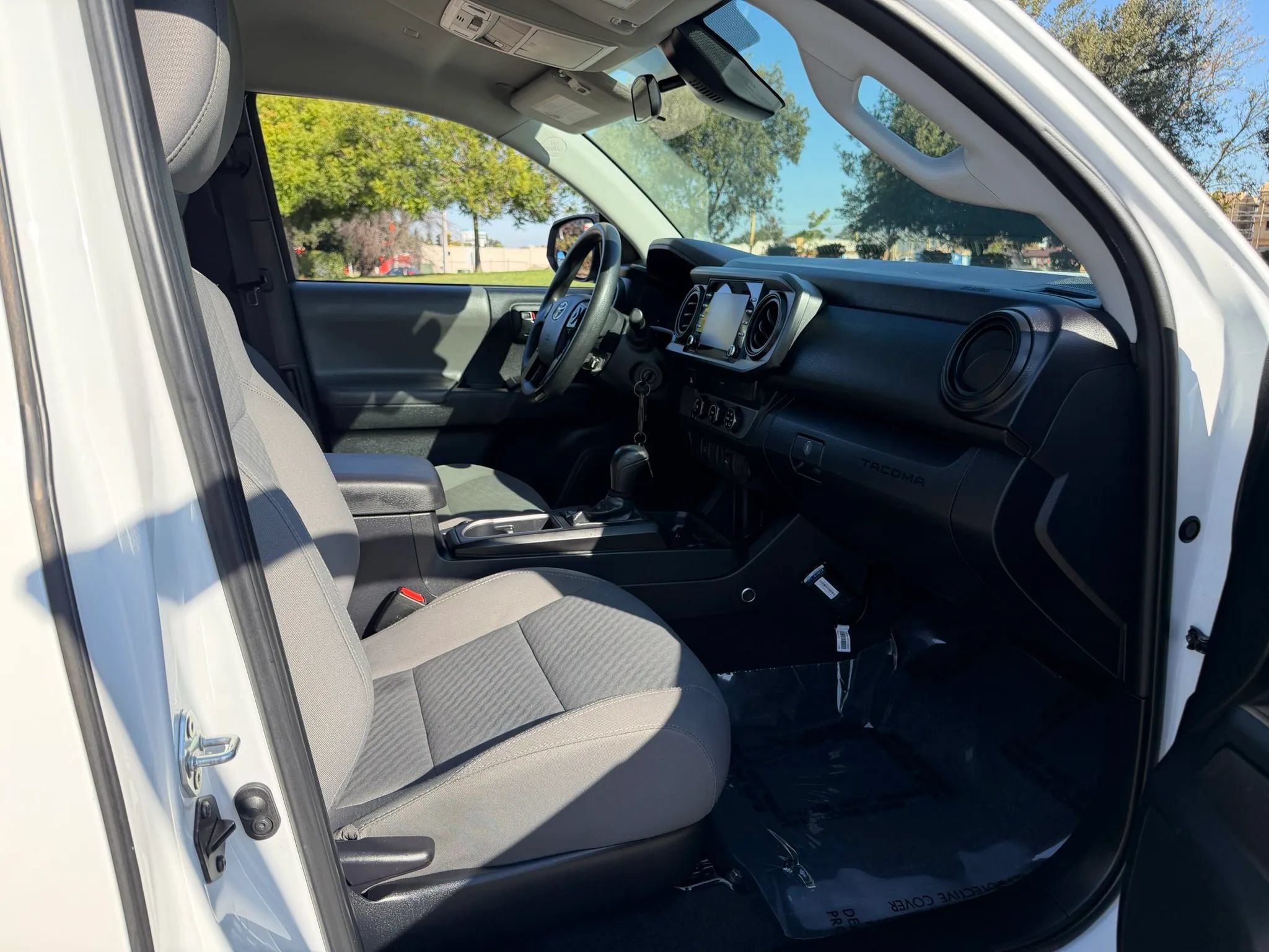 Used 2022 Toyota Tacoma SR RWD image 16