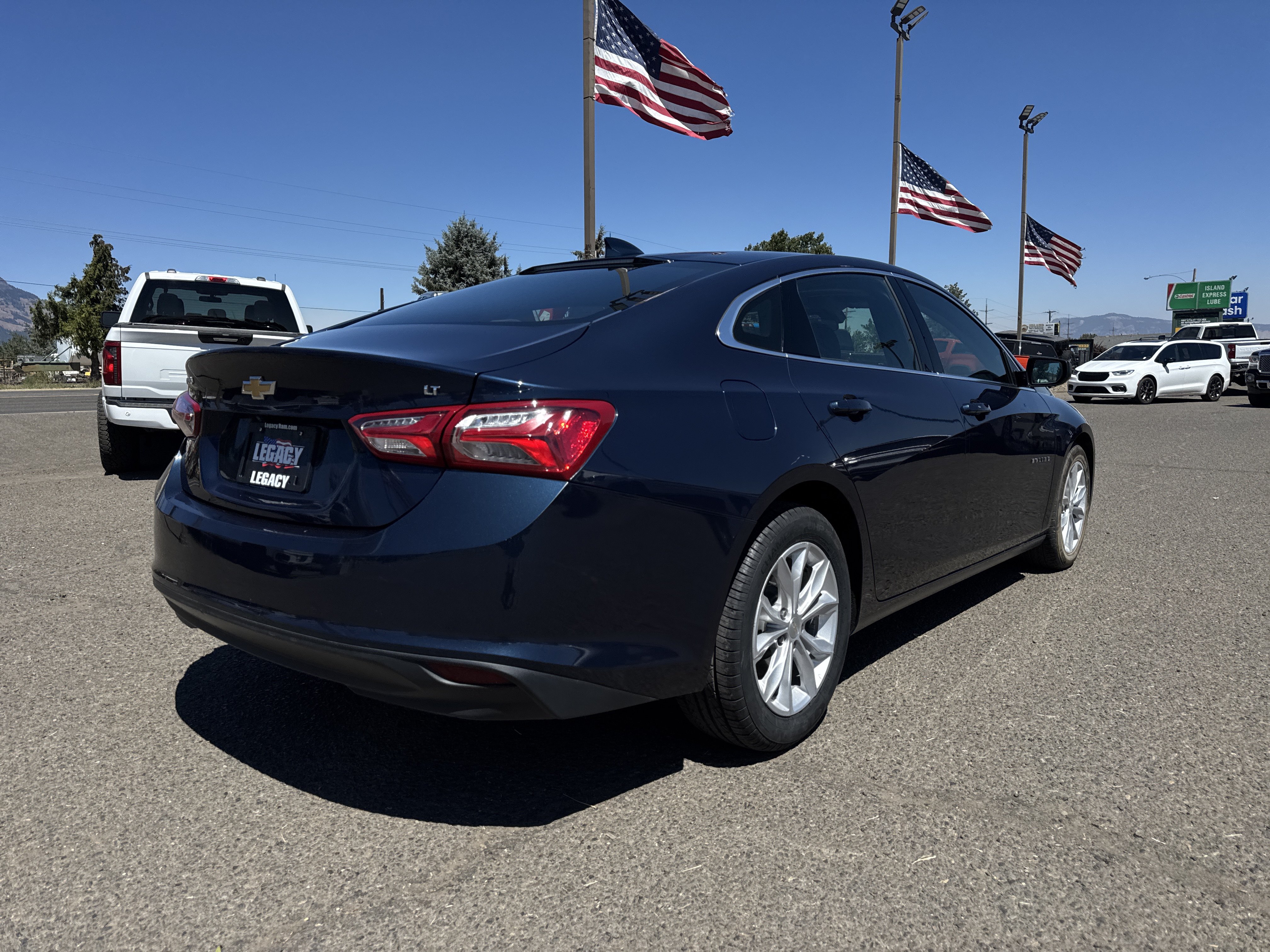 Used 2022 Chevrolet Malibu LT FWD image 3