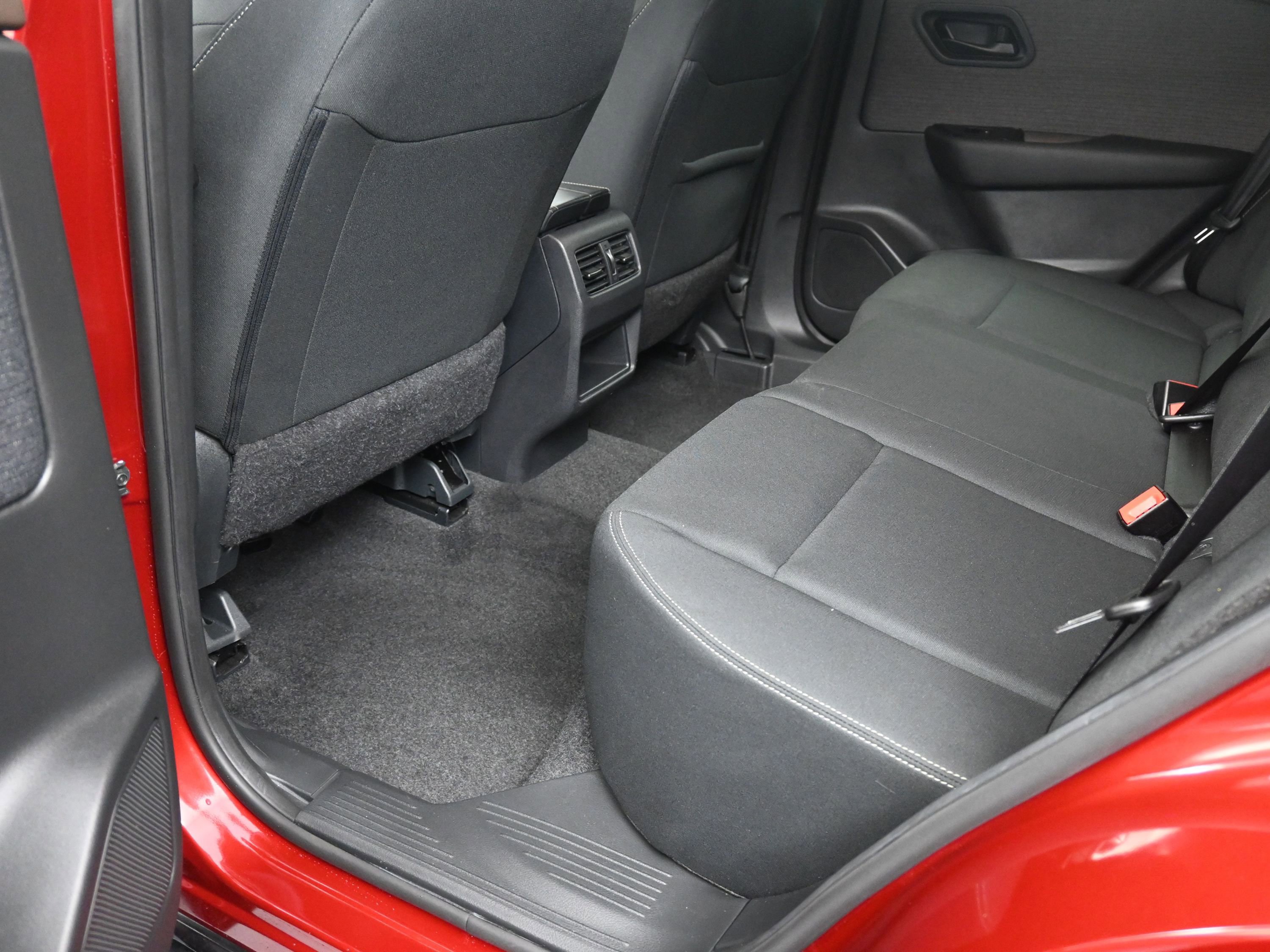 Used 2023 Nissan Rogue S AWD/4WD image 22