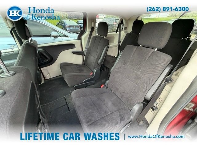 Used 2014 Dodge Grand Caravan SXT w/ UConnect Hands-Free Group FWD image 9