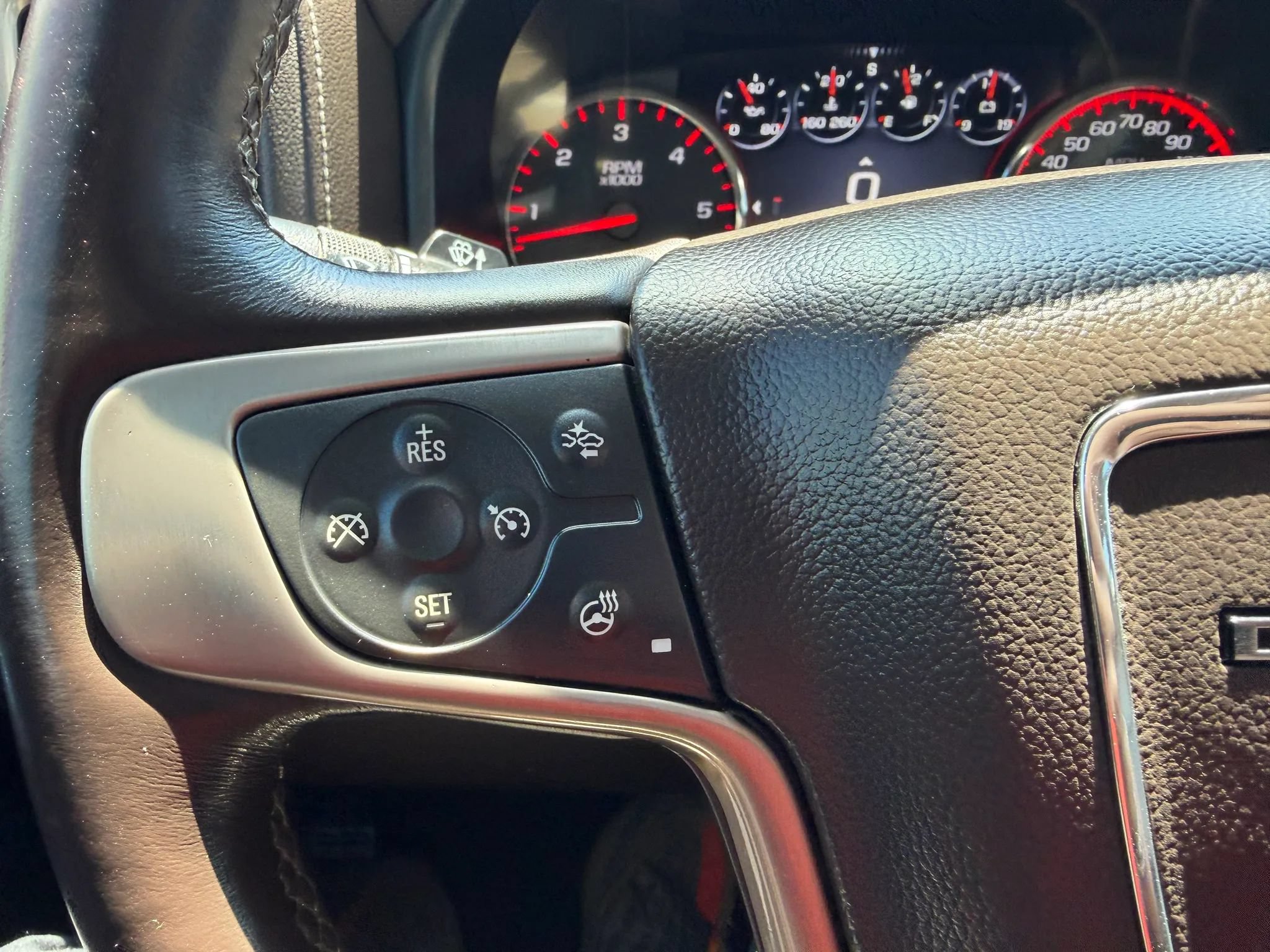 Used 2016 GMC Sierra 1500 Denali w/ Enhanced Driver Alert Package AWD/4WD image 27