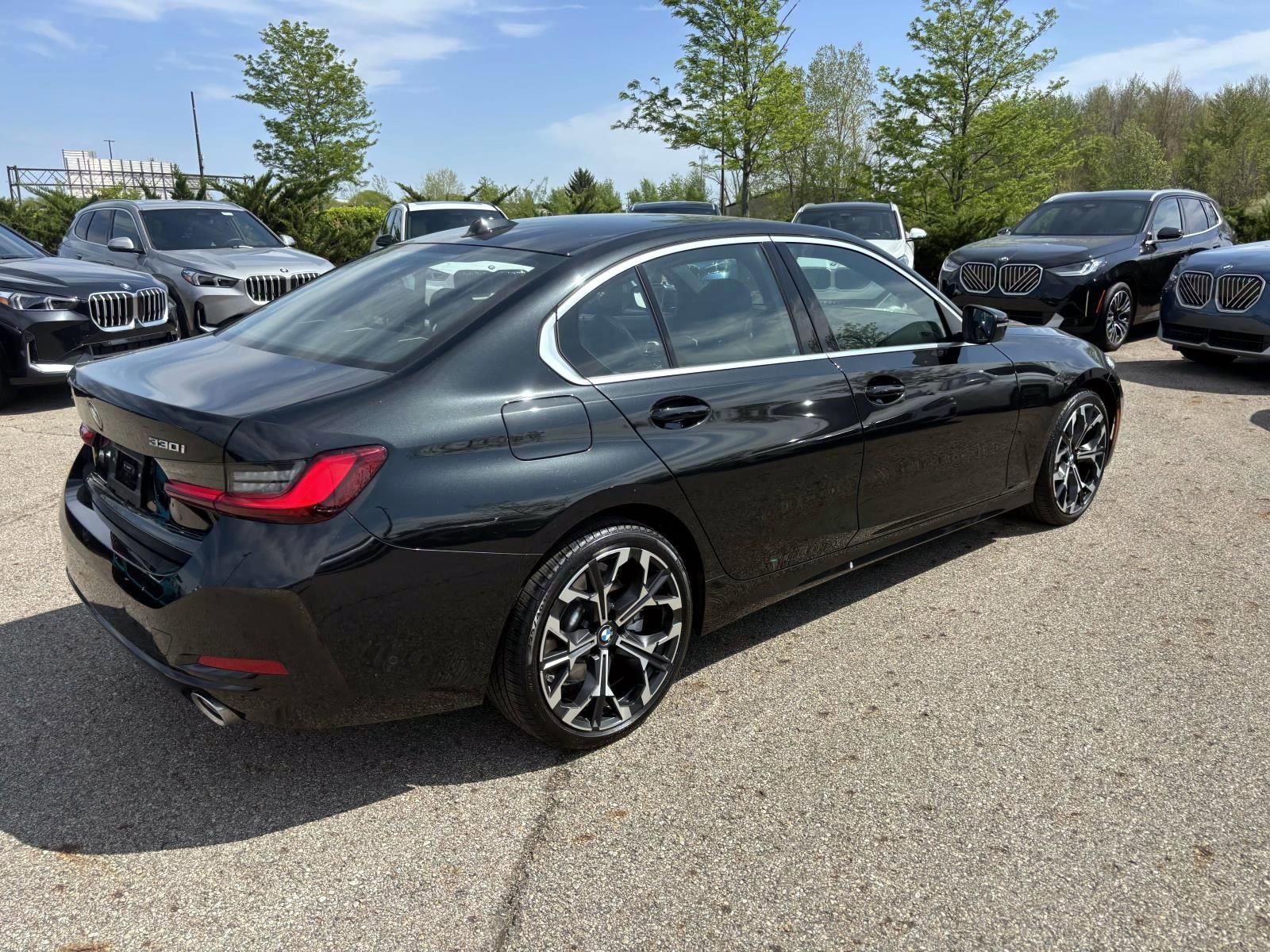 Used 2025 BMW 330i xDrive Sedan AWD/4WD image 5
