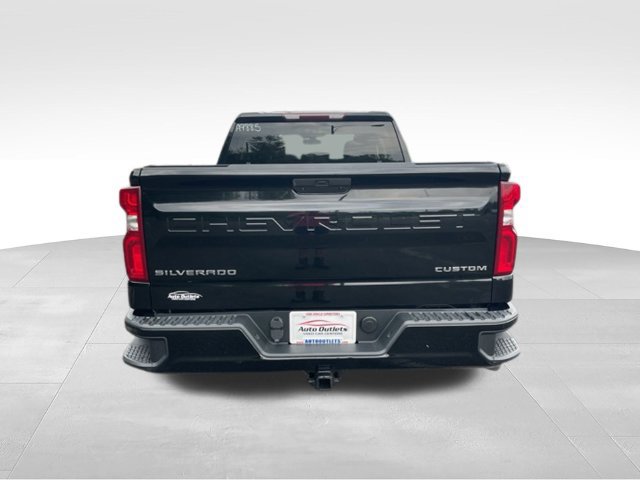Used 2019 Chevrolet Silverado 1500 Custom w/ Custom Value Package AWD/4WD image 6