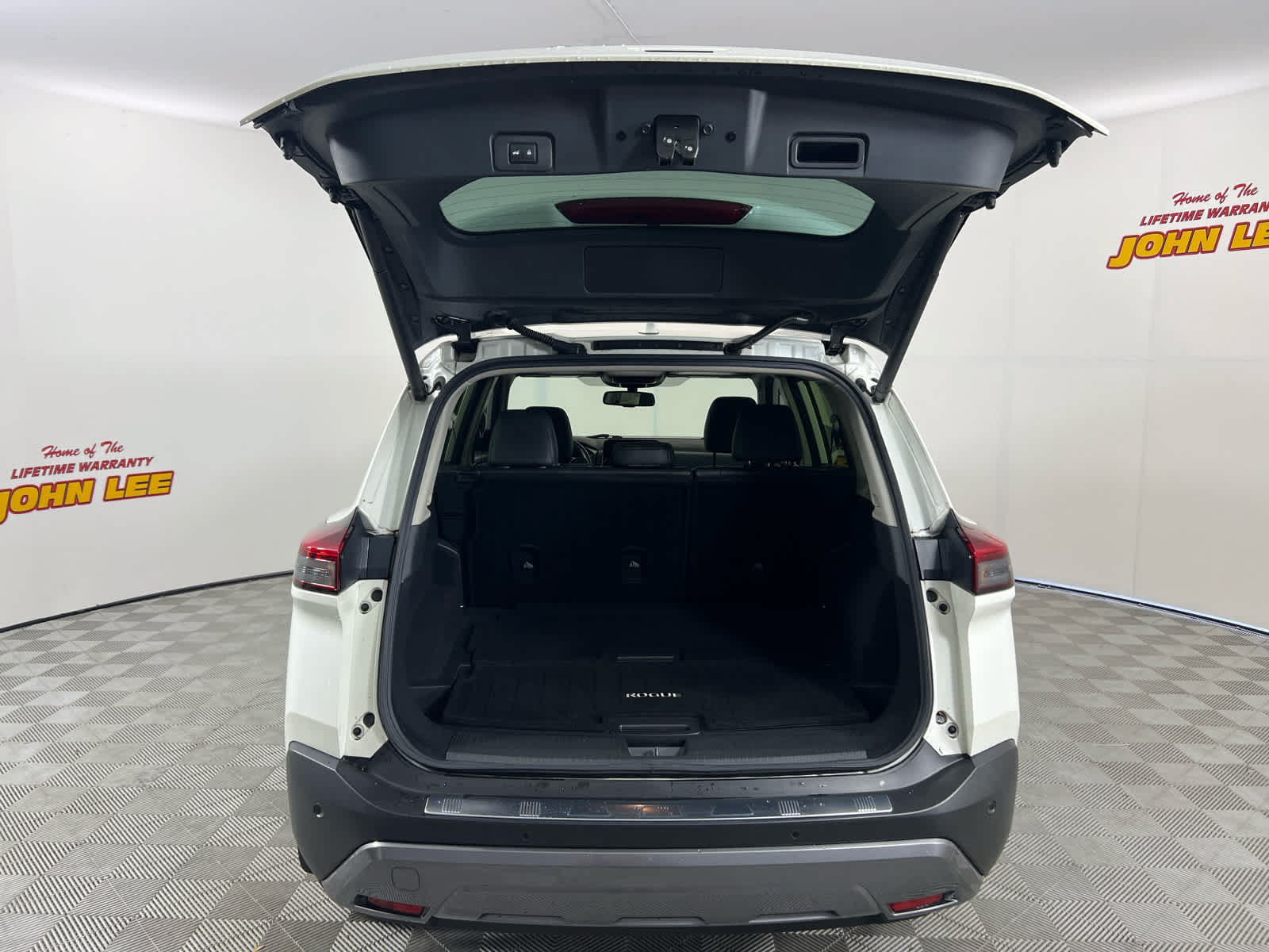 Used 2023 Nissan Rogue SL w/ SL Premium Package FWD image 5
