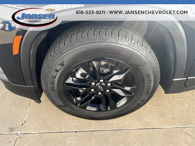 Used 2022 Chevrolet Traverse LT w/ Midnight/Sport Edition image 32