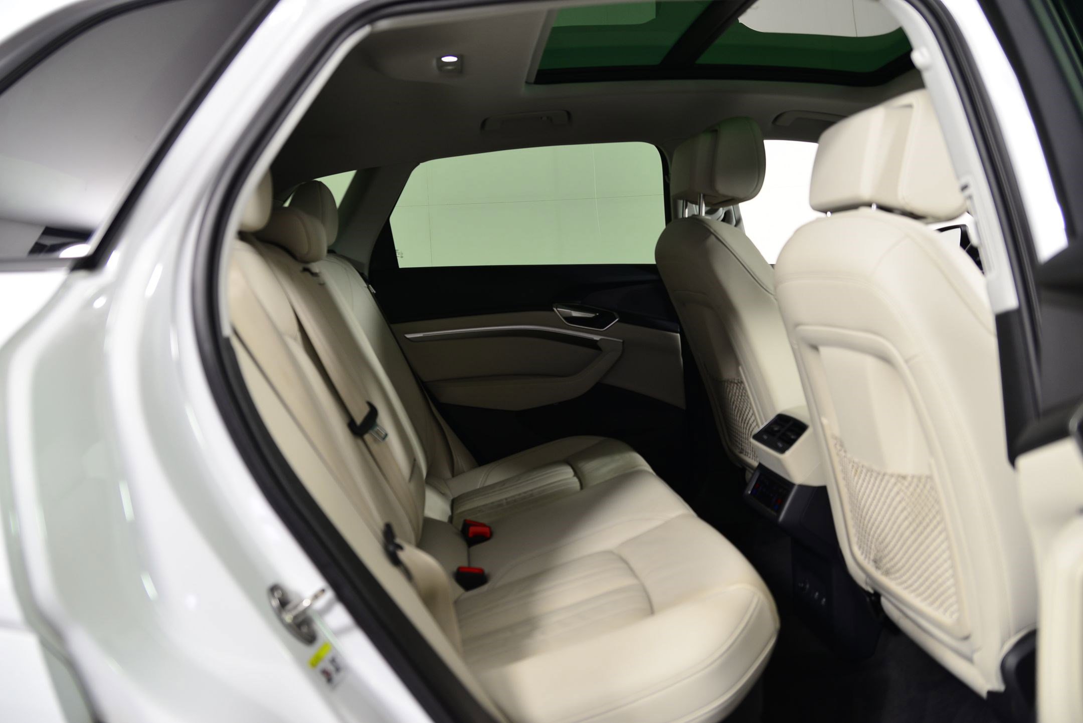 Certified 2024 Audi Q8 e-tron Premium image 20