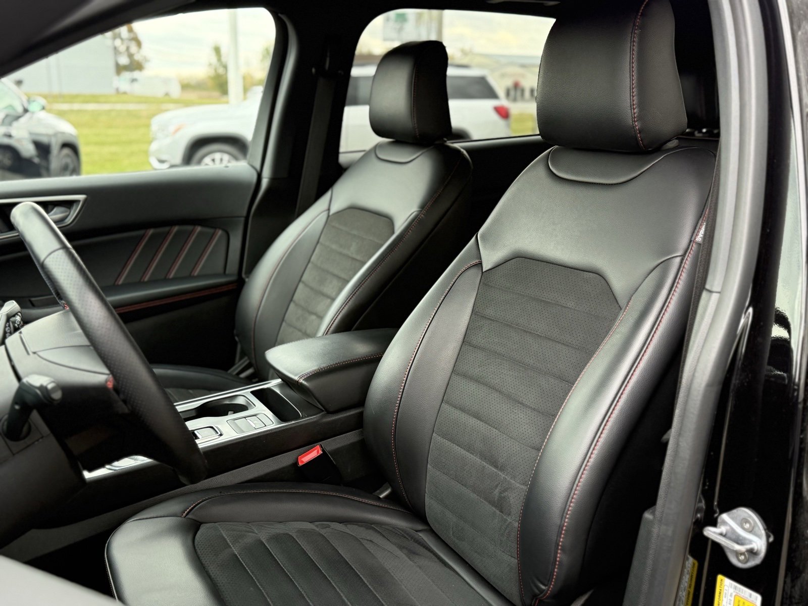 Used 2024 Ford Edge ST-Line image 7