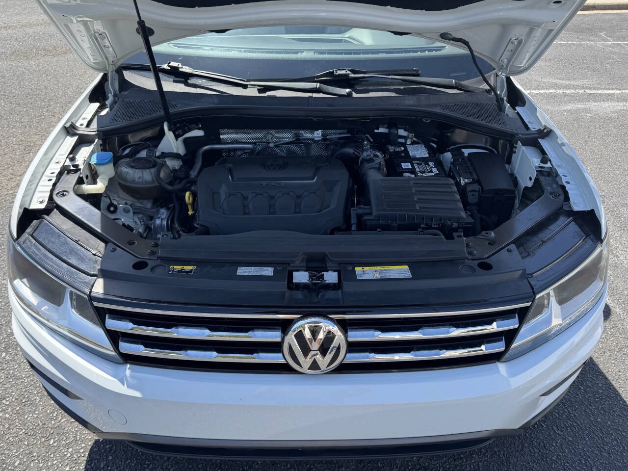 Used 2021 Volkswagen Tiguan SE FWD image 21