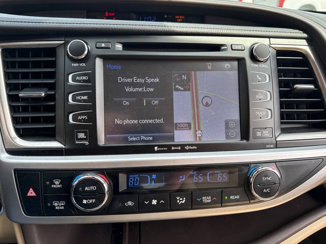 Used 2018 Toyota Highlander Limited image 29