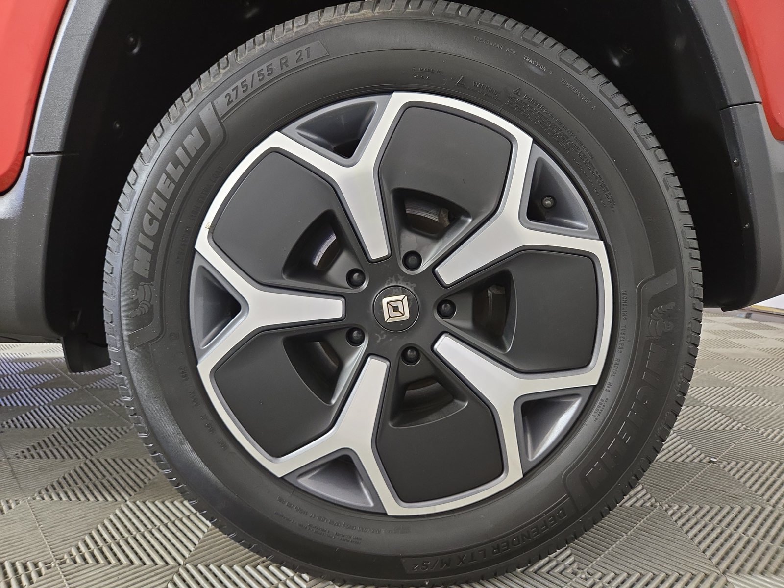 Used 2023 Rivian R1T Adventure Dual AWD/4WD image 10