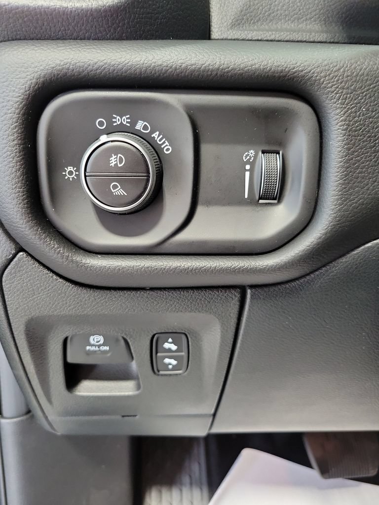New 2026 RAM 1500 Big Horn AWD/4WD image 13