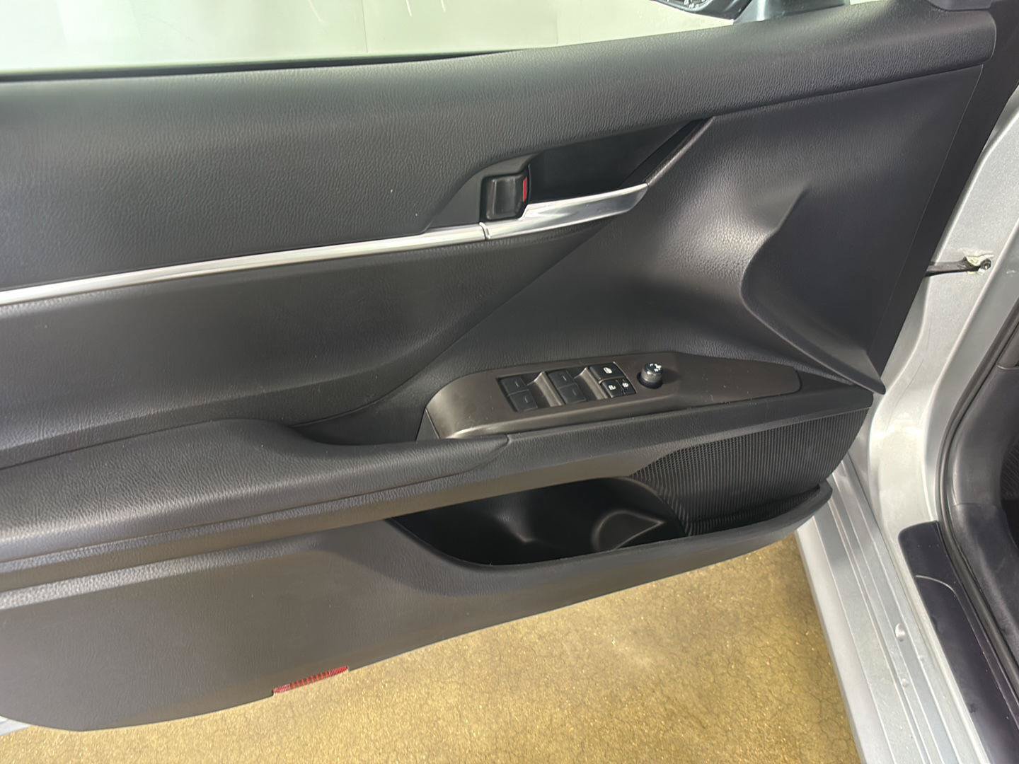 Used 2023 Toyota Camry LE FWD image 27