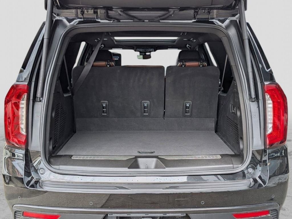 Used 2023 GMC Yukon XL Denali Ultimate image 9