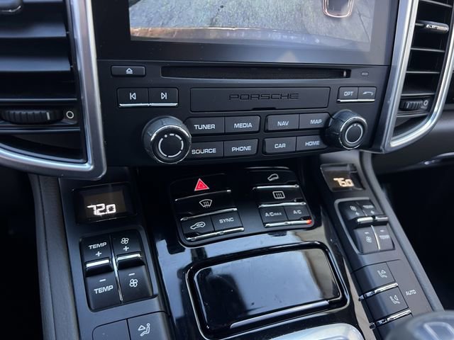 Used 2018 Porsche Cayenne Platinum Edition image 27