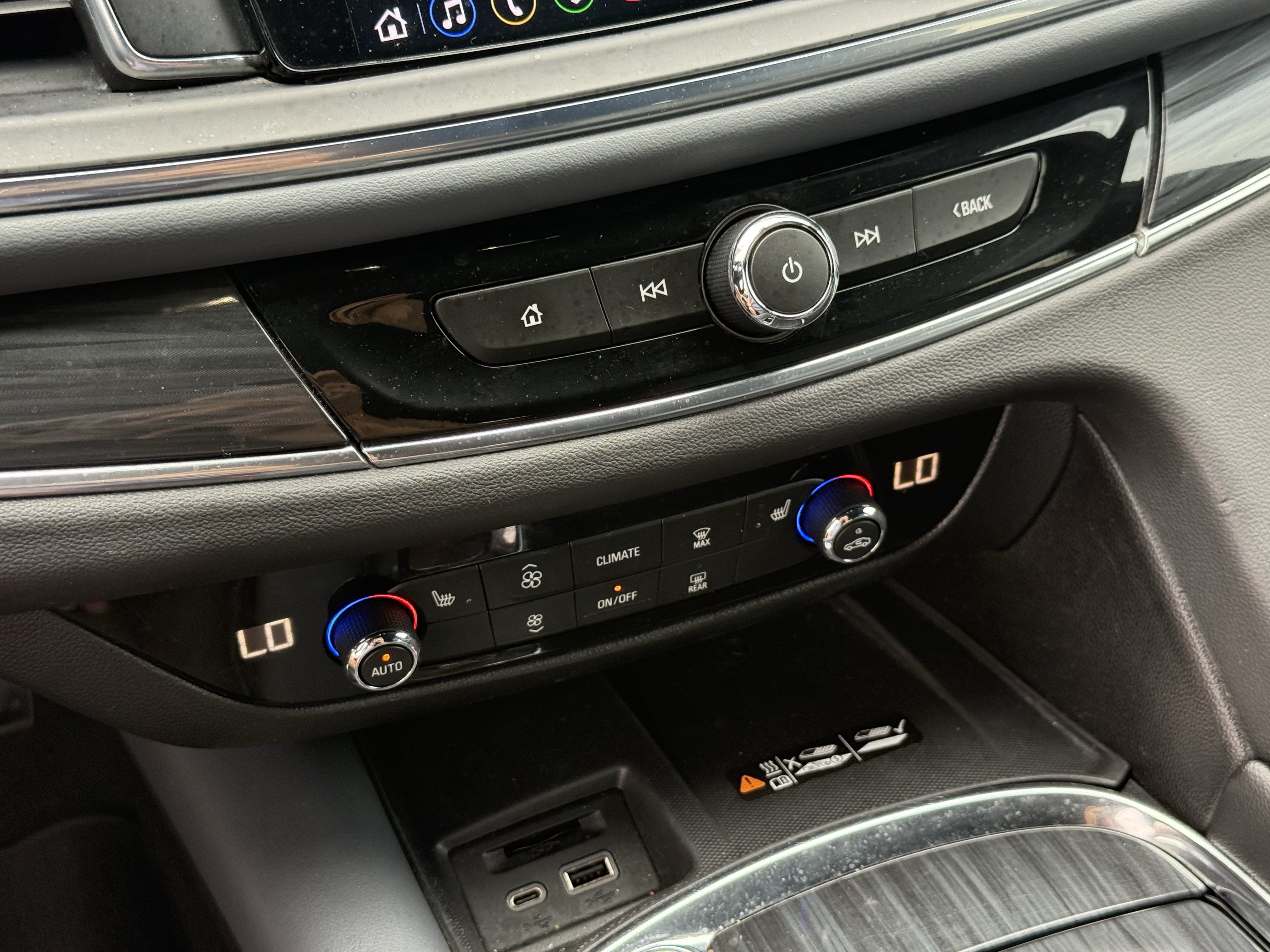 Used 2023 Buick Enclave Essence w/ Sport Touring Edition FWD image 22