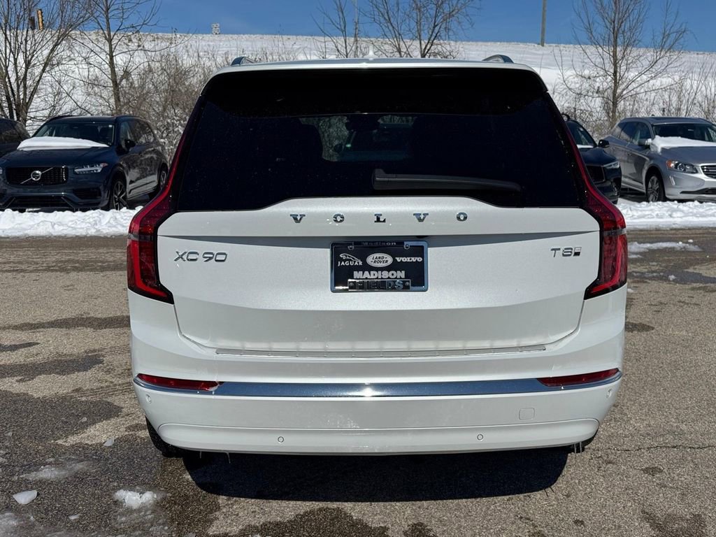 Certified 2025 Volvo XC90 T8 Plus image 3