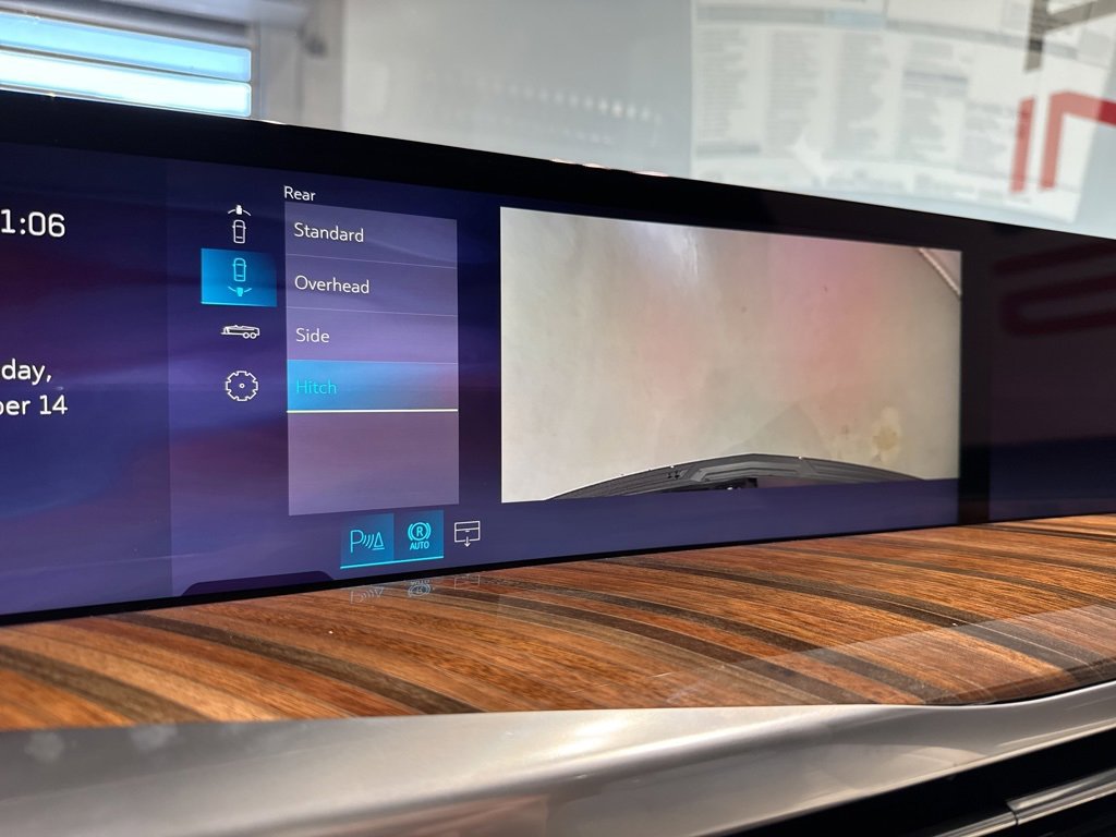 Used 2026 Cadillac Escalade Platinum Sport w/ LPO, ONYX Package image 22