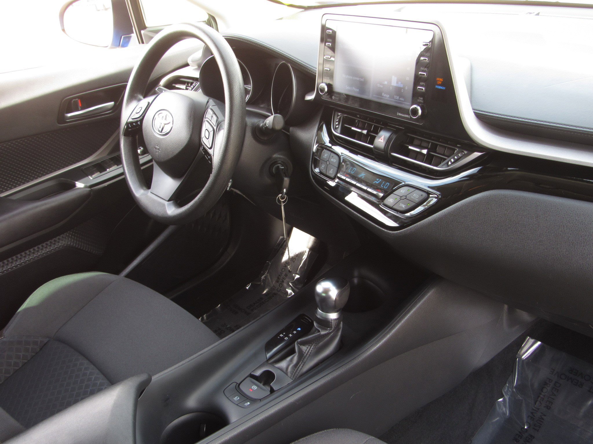 Used 2020 Toyota C-HR LE image 8