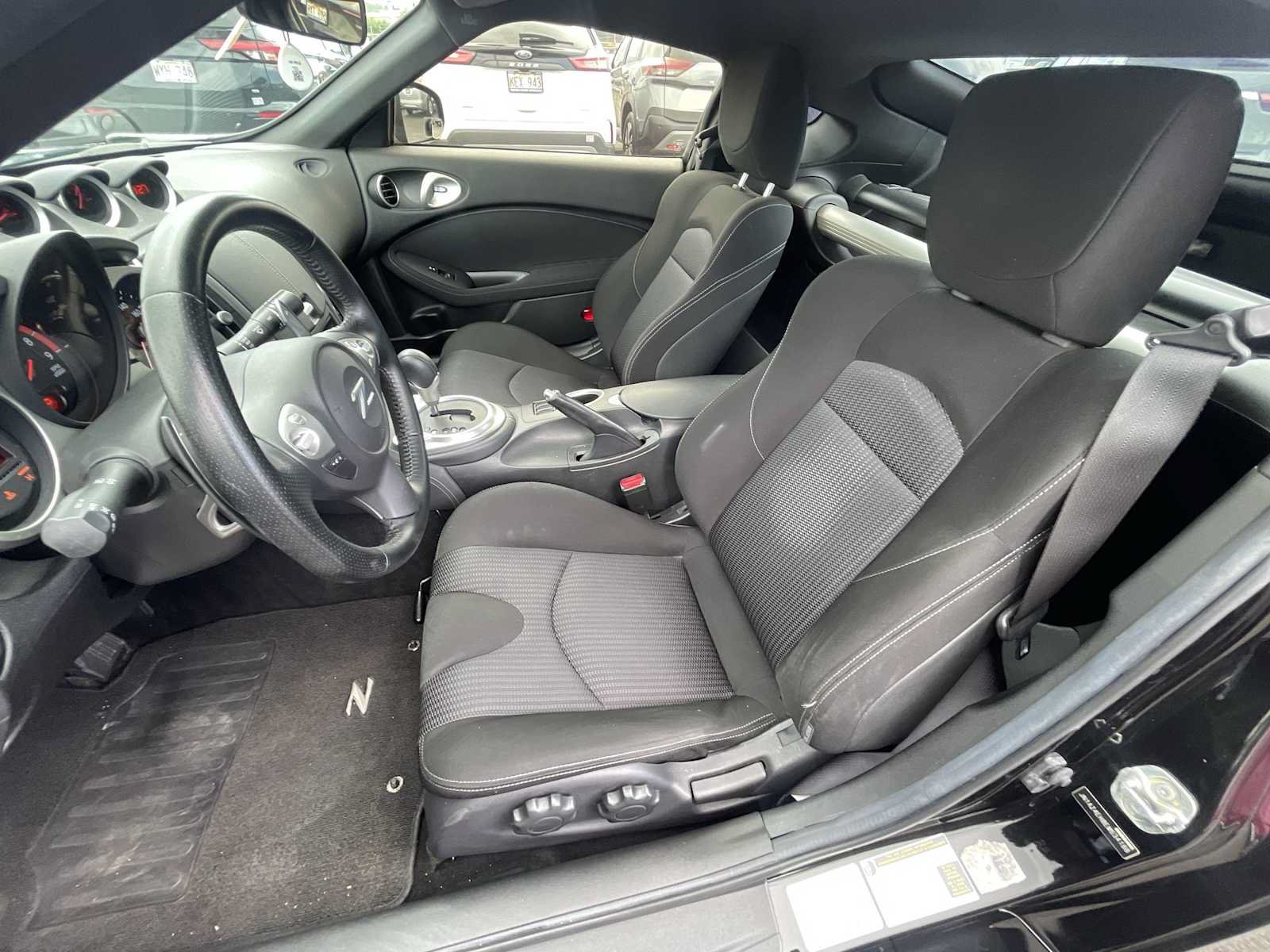 Used 2014 Nissan 370Z Coupe RWD image 13