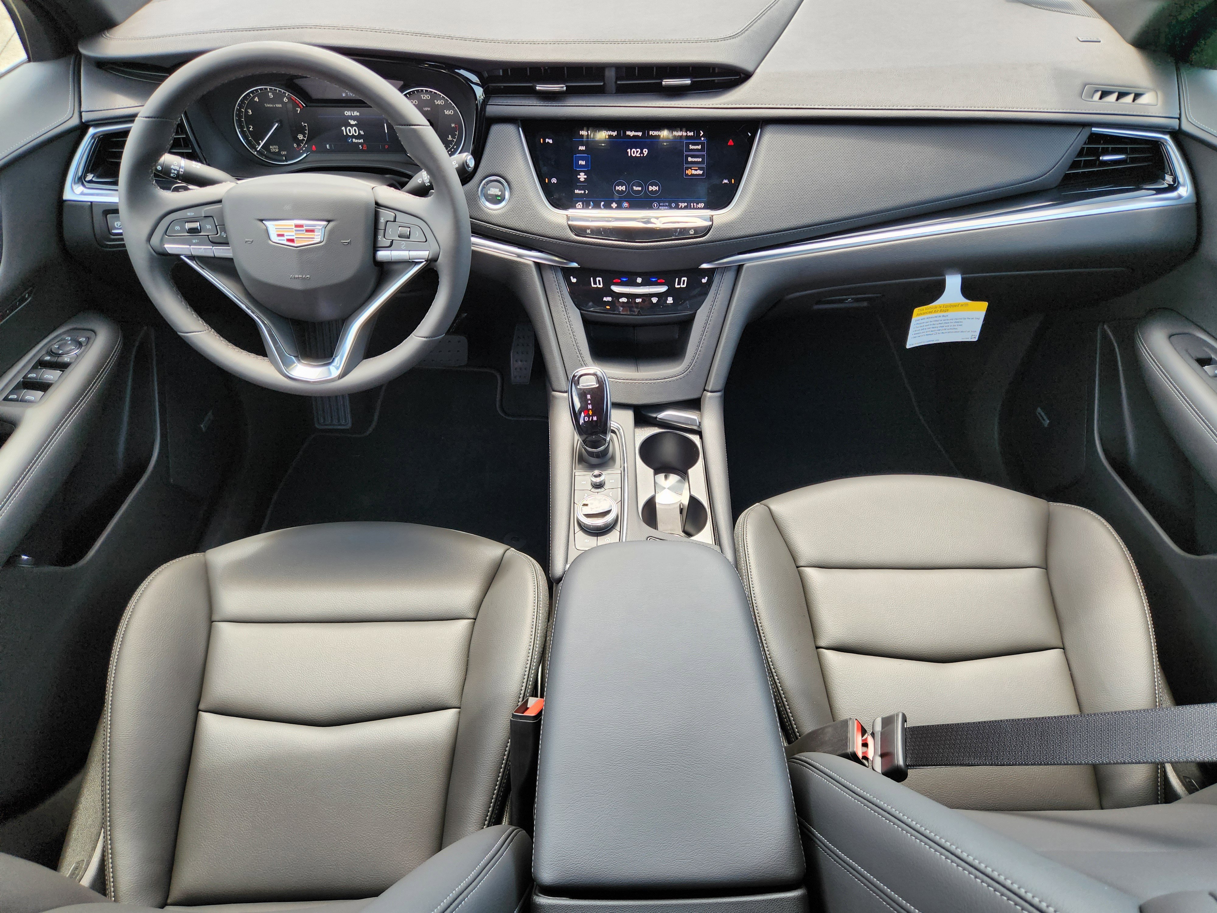 New 2025 Cadillac XT6 Luxury image 14