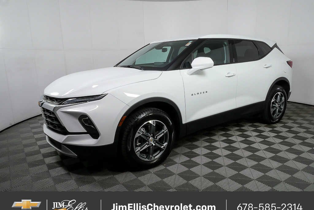 Certified 2025 Chevrolet Blazer LT FWD image 25
