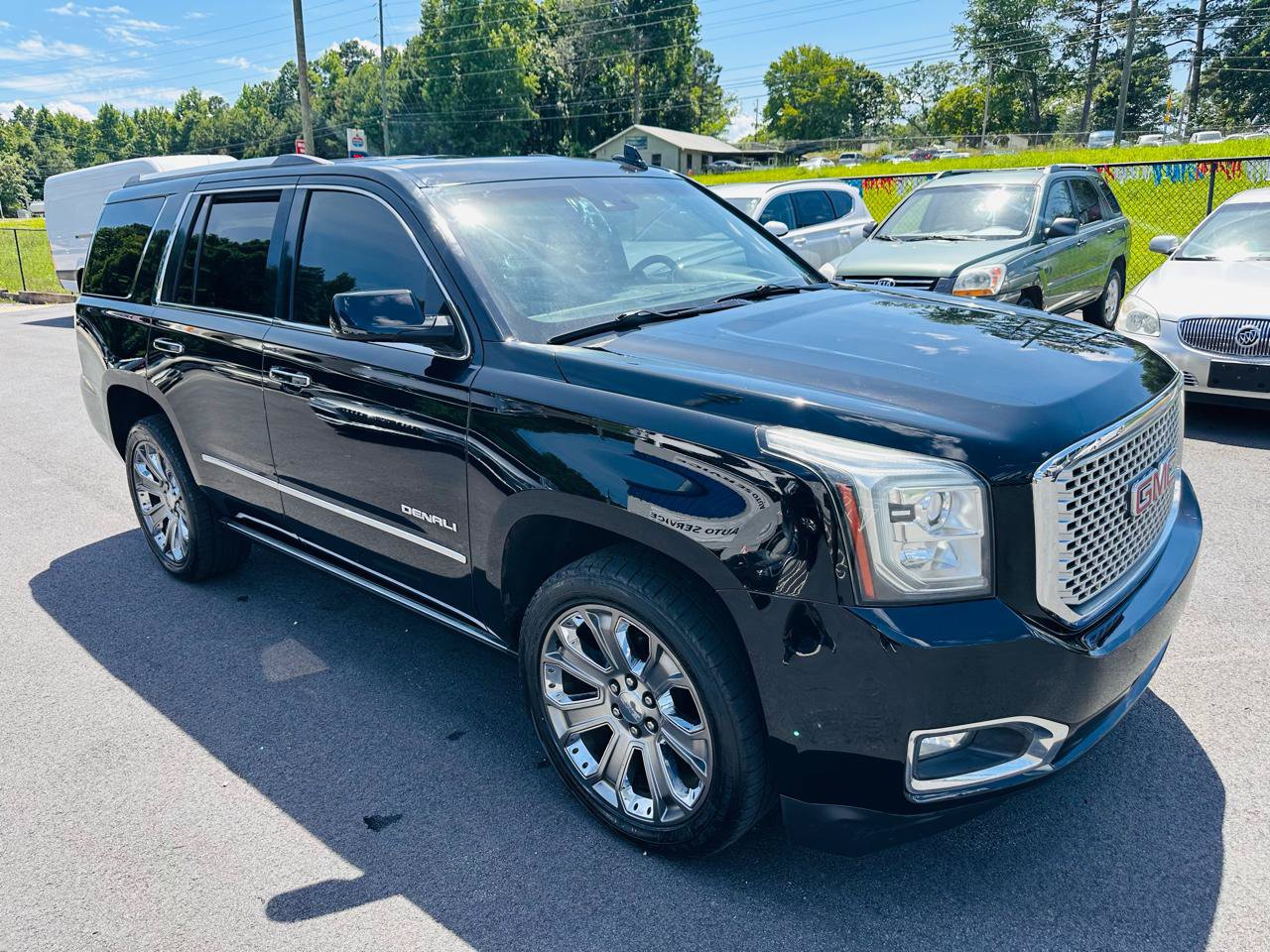 Used 2015 GMC Yukon Denali w/ Premium Package AWD/4WD image 7