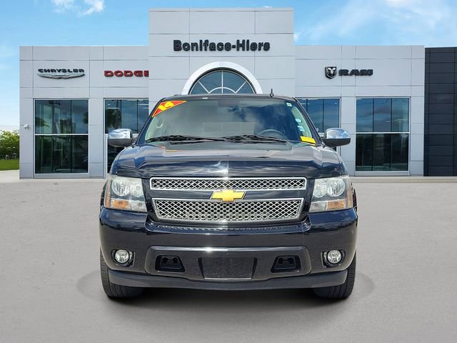 Used 2014 Chevrolet Suburban LTZ RWD image 2