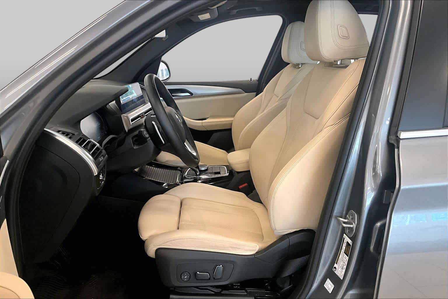 Used 2024 BMW X3 sDrive30i w/ Convenience Package RWD image 7