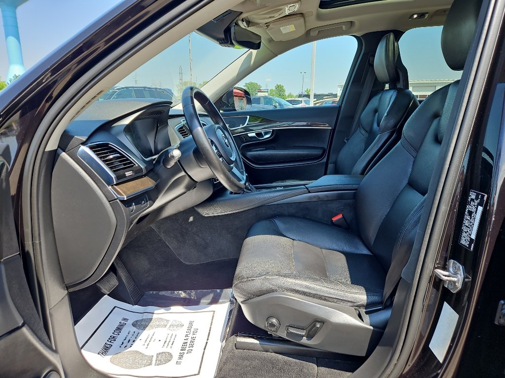 Used 2018 Volvo XC90 T6 Momentum w/ Momentum Plus Package AWD/4WD image 10