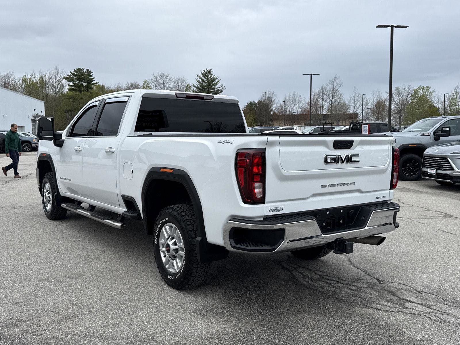 Used 2023 GMC Sierra 2500 SLE w/ SLE Value Package; AWD/4WD image 8