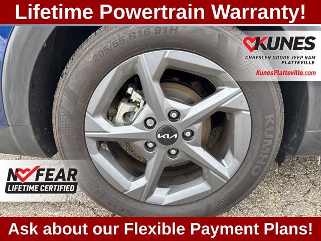 Used 2025 Kia K4 LXS image 13