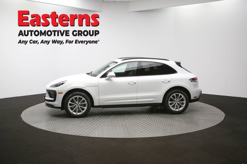 Used 2023 Porsche Macan T w/ Premium Package Plus image 61