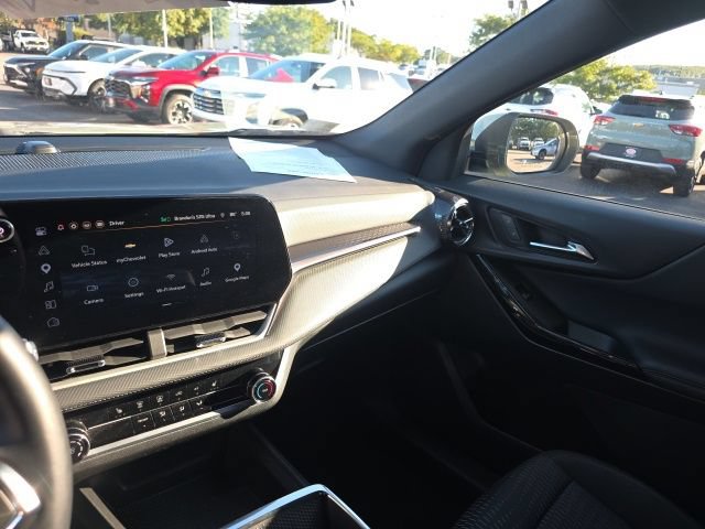 Used 2026 Chevrolet Equinox LT AWD/4WD image 21