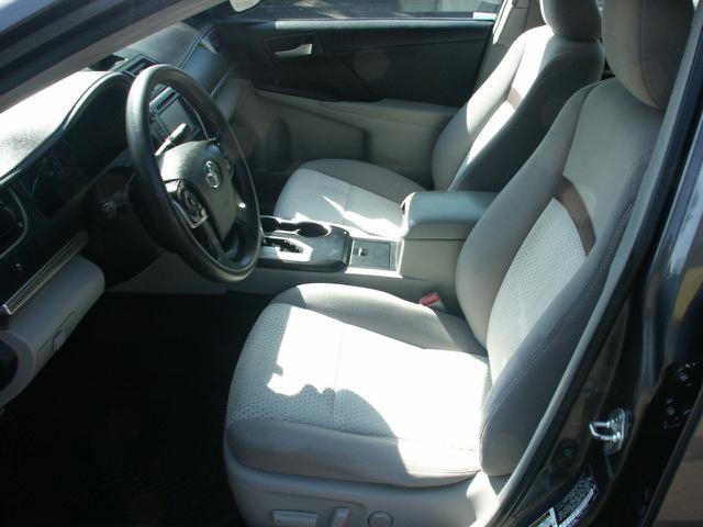 Used 2013 Toyota Camry LE image 6
