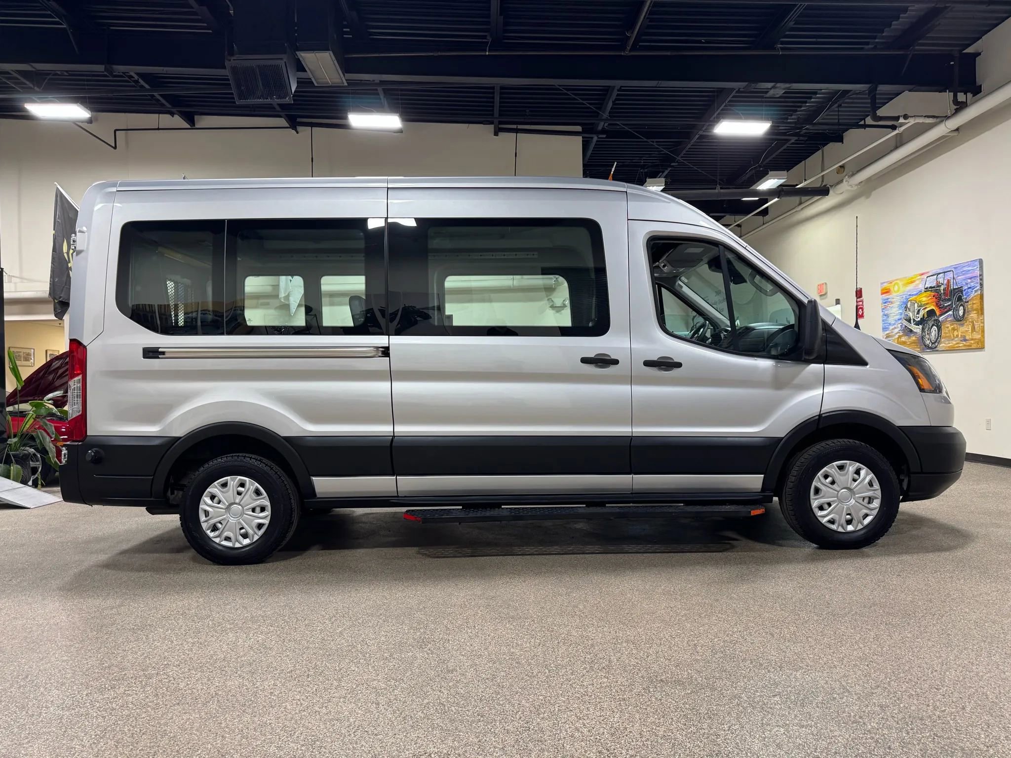 Used 2019 Ford Transit 250 148 Medium Roof image 5