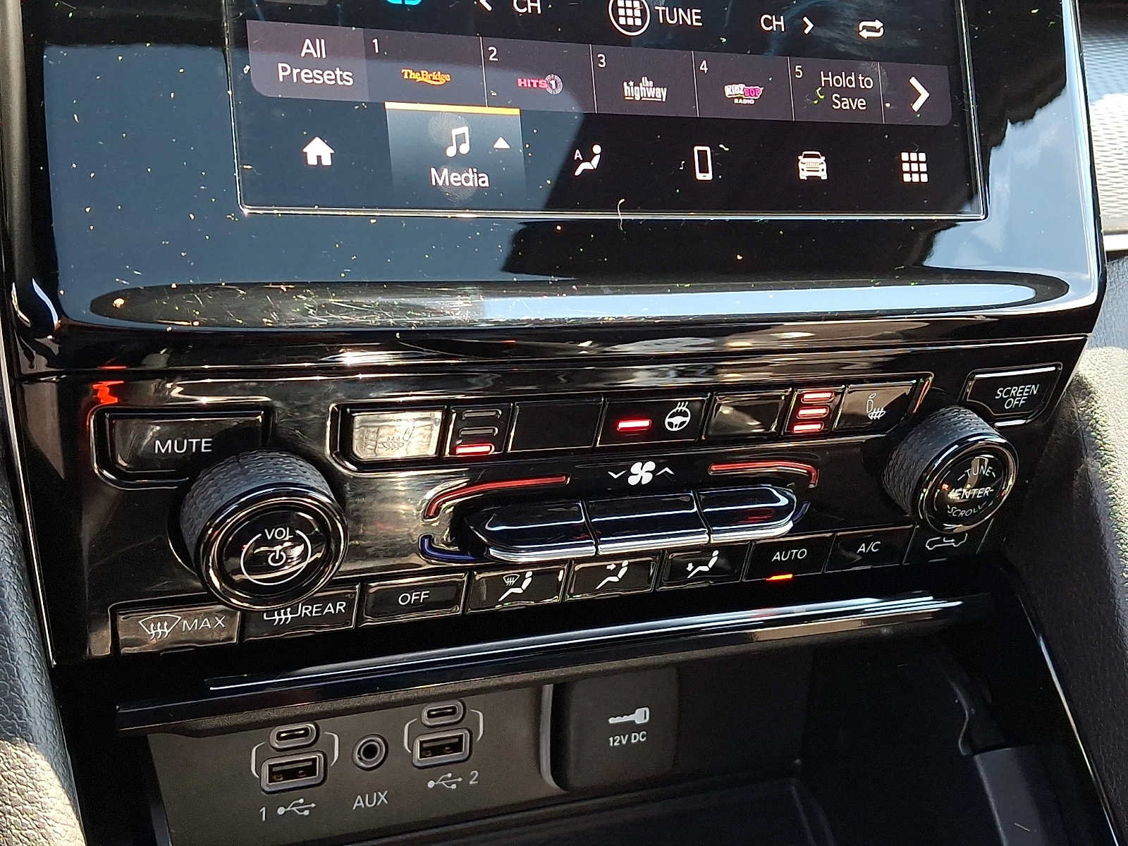 Certified 2023 Jeep Grand Cherokee L Laredo AWD/4WD image 19