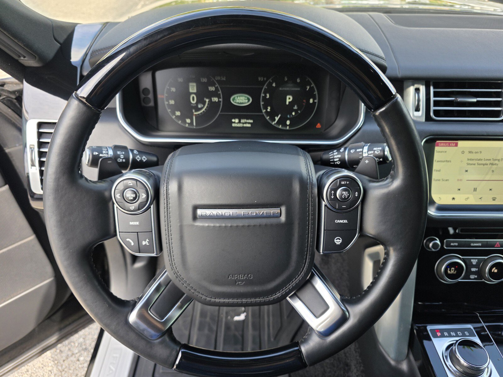 Used 2017 Land Rover Range Rover Supercharged AWD/4WD image 17