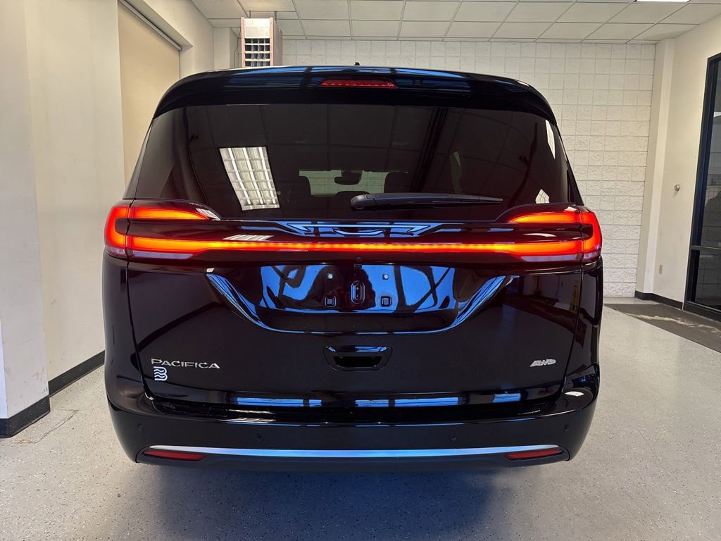 New 2027 Chrysler Pacifica Select AWD/4WD image 18