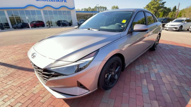 Used 2023 Hyundai Elantra Blue FWD image 5