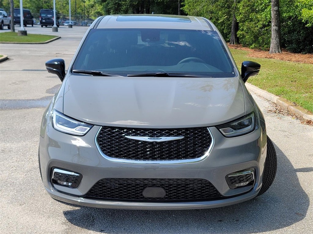 New 2025 Chrysler Pacifica Select image 2