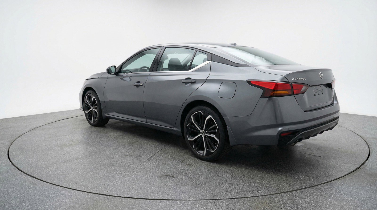 Used 2025 Nissan Altima 2.5 SR image 6