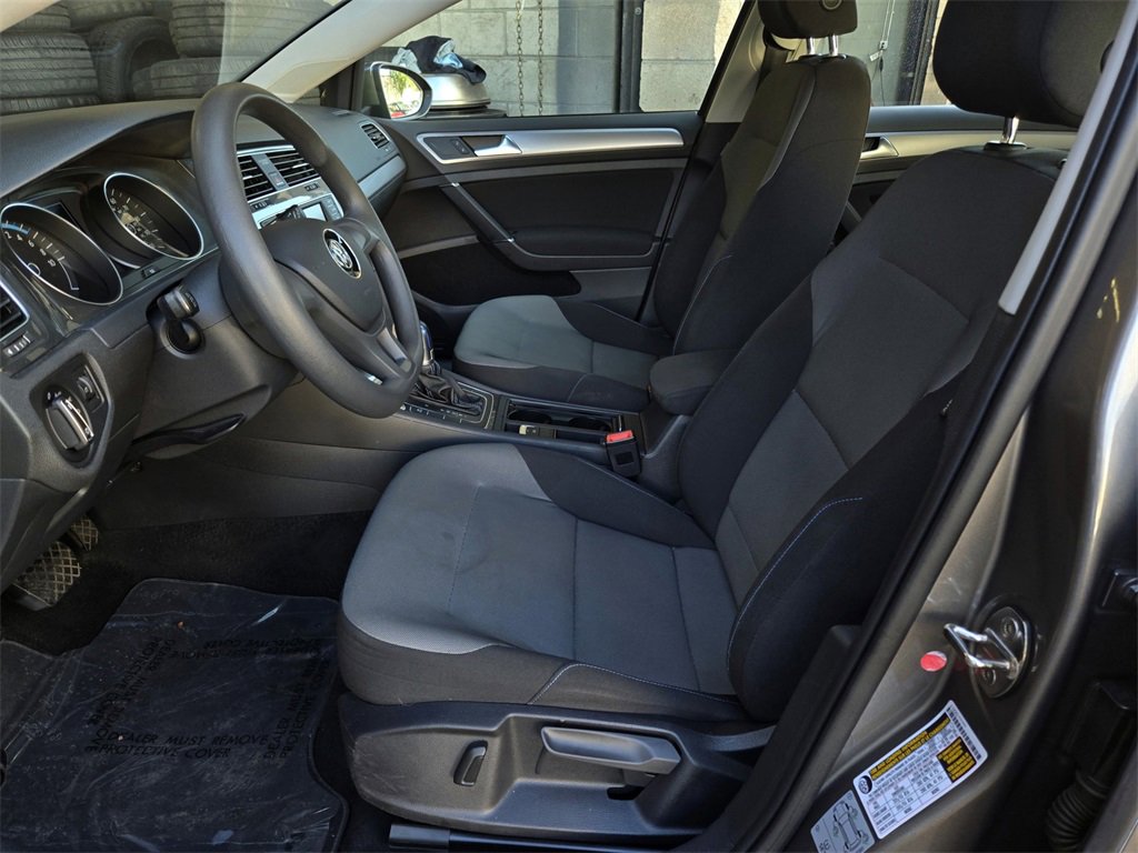 Used 2016 Volkswagen e-Golf SE w/ DC Fast Charging Package image 16