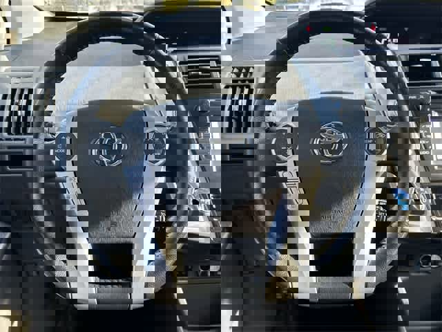 Used 2013 Toyota Prius V Five image 6