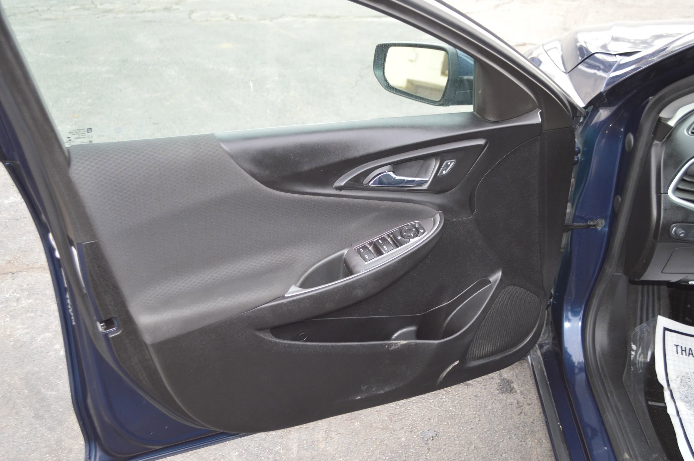 Used 2022 Chevrolet Malibu LT image 11