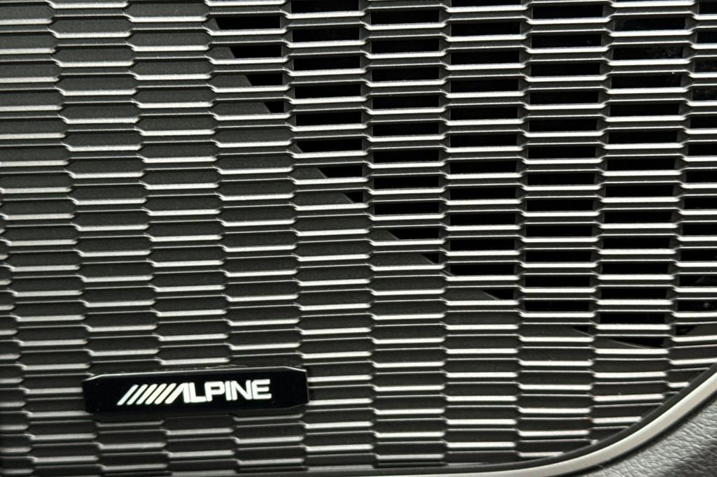 Used 2023 Jeep Grand Cherokee L Limited RWD image 23