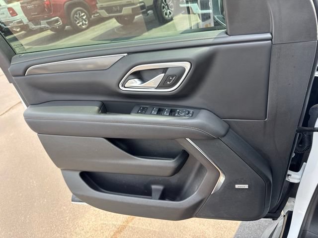 Used 2024 GMC Yukon XL AT4 w/ Technology Package AWD/4WD image 18