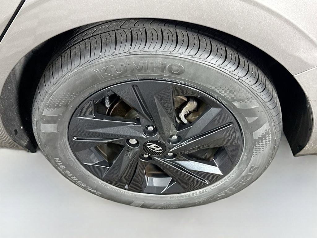 Certified 2021 Hyundai Elantra SEL FWD image 32