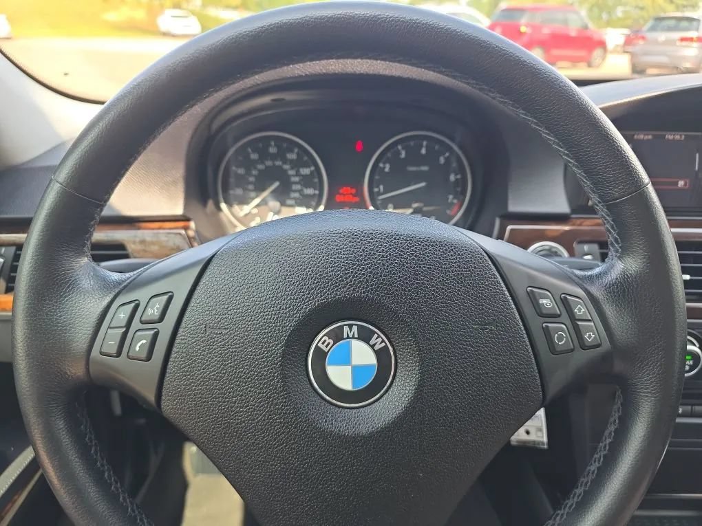 Used 2011 BMW 328i Sedan RWD image 17