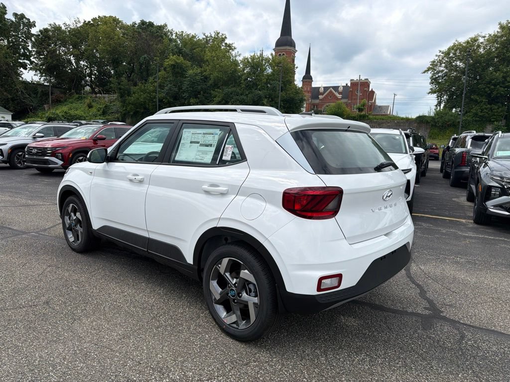 New 2026 Hyundai Venue SEL FWD image 5