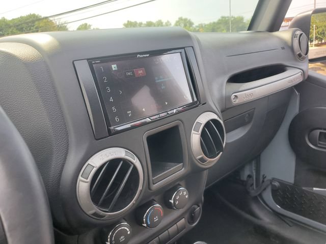 Used 2015 Jeep Wrangler Sport AWD/4WD image 18